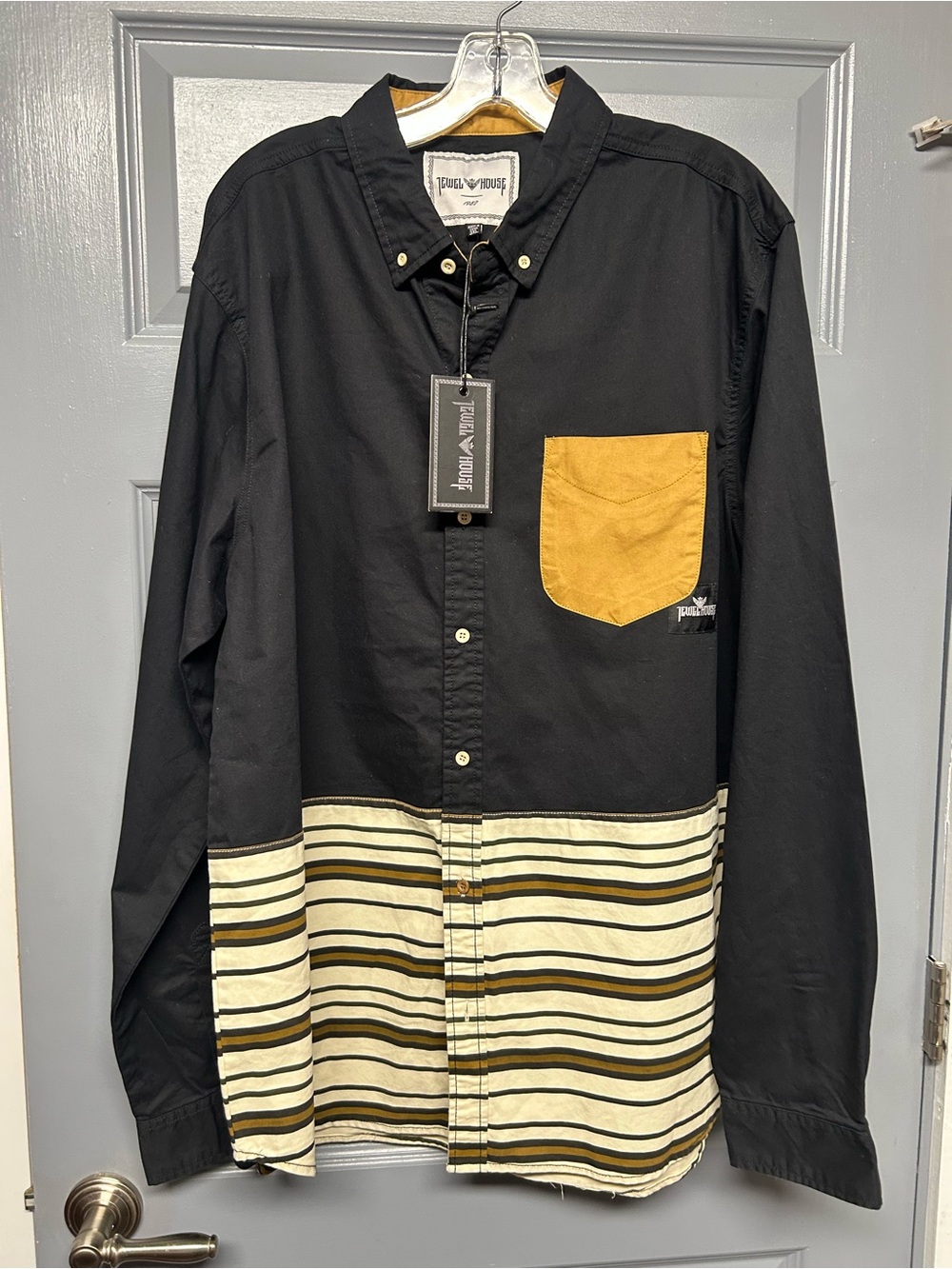 JEWEL HOUSE Black Button up shirt w: contrasting stripe bottom . NWT SIZE 3XL